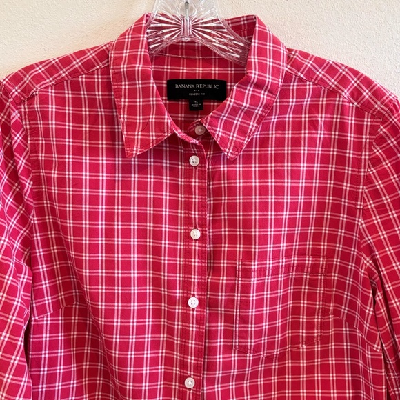 Banana Republic Women's Classic Fit Long Sleeve SZ S Red White PlaidButton Down - Picture 3 of 9